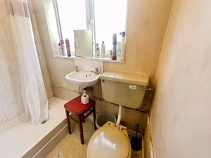 bathroom- click for photo gallery